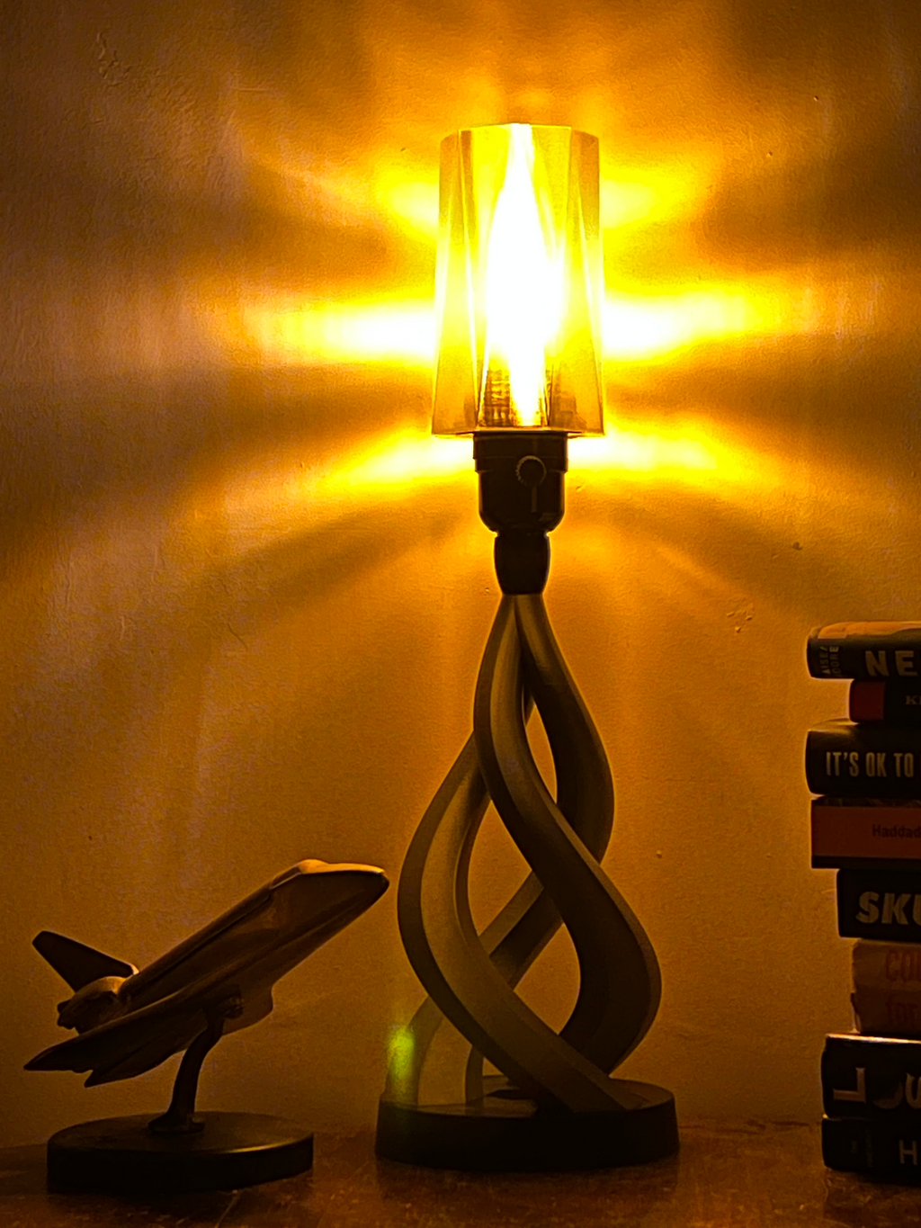 Twisted Spiral Base Table Lamp – Modern Warm Ambient LED Night Light